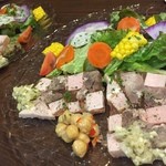 ビストロ バキュース - ２０１５・６月　豚舌と自家製ハムのゼリー寄せ