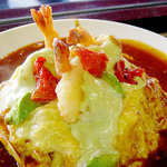 美味卵家 - アボガド風味の海老マヨネーズのせオムハヤシ