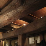 居酒屋 ふじや - 天井の柱