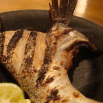 六雁 - 鱸のカマ　塩焼き