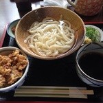 西尾製麺所 - 釜揚げうどんとミニ丼（800円）