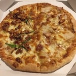 アオキーズ・ピザ - 台湾ピザとべらうまおもちチキンのハーフ
