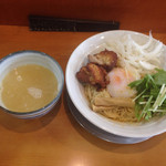 とんこつらーめん ひかり - 2015年6月9日
      火曜日限定
      フェイ つけ麺