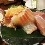 旬の鮮魚と串料理　海鮮居酒屋　炙り市場 - 「柳橋市場直送 お刺身 3　種バケツ盛り」です。