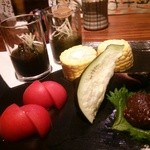 銀座 いっぱし - (7/1)野菜盛合せ
      （水ナスの刺身、生でトウモロコシ、もずく酢、フルーツトマト）