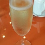 トラットリア グランボッカ - ランチスパークリングワイン：400円