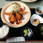 涌泉亭 - ミックスフライ定食