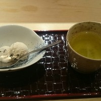 古今 本店 - 黒豆ときな粉のアイス、煎茶