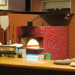 ゆから - 2015年06月03日（水）　レストラン　トマト入口のピザ用 石釜