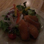 SENBAR - サーモンカルパッチョサラダ