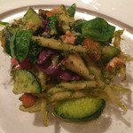 フィオッキ - トローフィェ：石山さんトマトと夏野菜のバジリコペースト和え