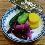 兼山 - カツ定食１３００円のお新香と味付け海苔（カツ８５０円、ごはん１５０円、味噌汁２００円なのでこれが１００円ということに。疑問点解消^^）