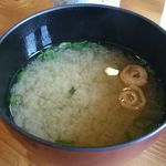 曽我 - 味噌汁はインスタントっぽい味ですが１００円なのでこんなもんでしょう^^