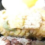 Okowakomehachi - 彩野菜とチキンの和風黒酢和え弁当　９７２円　おこわ４種類　焼き明太の高菜おこわ　【　２０１５年６月　】