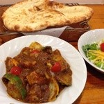 カレー専門店cafe New Delhi - チリチキン<超大辛>,ナン,サラダ