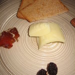 レヴェイヨン - 濃厚な味はワインのお供にピッタリ！