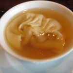 中国料理 カリュウ(ヨコハマ グランド インターコンチネンタル ホテル) - フカヒレ餃子入りすましスープ