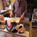 オーガニックパン工房　それいゆ - さらに、お仕事中のお兄さんを邪魔・・じゃなくて見学するボキら。
      お忙しいところ、つぬっこたちのおしゃべりに
      お付き合い頂いてありがとうございました！