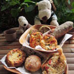 オーガニックパン工房　それいゆ - 最近は前よりも増して忙しそうなそれいゆさん。ボキらがお店にいる間もひっきりなしにお客さんが来られてました。また美味しいパンを買いに行かせてもらいますね～！！