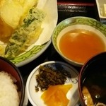 丹吾亭 - イカ天定食・850円