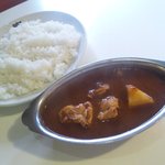 カレーの店 ボンベイ - インドカレー（辛口）850円、デミタスコーシー＆チョコ付