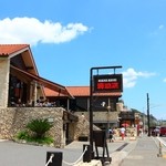 珊瑚礁 - テラス席が人気。