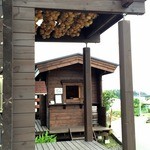 にこみやさい - 奥の小さなログハウスで販売して・・