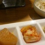 韓感 - サラダと３種盛り
