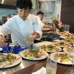 キャトルラパン - 青木シェフの右腕となるスタッフさんはまだ若く、これからの活躍が期待される。