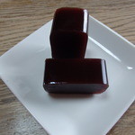 とらや 羽田空港 第2ビル売店 - 少しずつ？いやいやたっぷりとした厚さで！