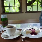 エル・グレコ - コーヒー500円とチーズケーキ450円