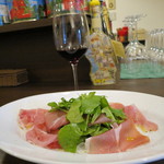ピエトラ - 【夜】生ハムとルッコラのサラダ　800円(2015年7月）