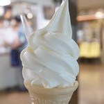 なかほら牧場 - 自然放牧ソフトクリーム（レギュラーサイズ・500円）