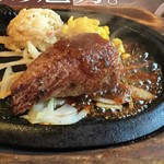 ステーキハウス ブロンコビリー - 炭焼きやわらかランチステーキ。じゅーじゅー感たっぷり