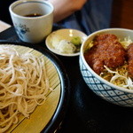 ざるそば・ミニヒレソースカツ丼セット（￥1100税込み）