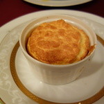 シャテール - スフレ（コンテチーズなど４種のチーズを使って）