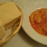 TRATTORIA AL SODO  - 前菜5種1,600円、まずはトリッパのアラビアータとフォカッチャ