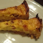 TRATTORIA AL SODO  - 前菜2品目、ザクザク香ばしいパイ生地に玉葱の甘みと生ハムの塩気、トルタサラータ(生ハムのキッシュ)