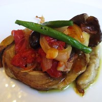 LA TERRE - 仔牛のバラ肉の煮込み
                  ラタトゥイユ、大黒しめじ添え