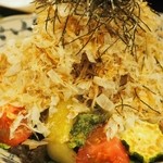 熟成魚場 福井県美浜町 - なんとか農園さんの野菜を使ったサラダ。ドレッシングが美味しい。サバ節と野菜が合います。