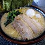 鶴見家 - 鶴見スペシャルラーメン（醤油）￥830円