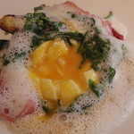 ル・ジュー・ドゥ・ラシエット  - ホワイトアスパラとポーチドエッグ