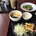 食事処 旬菜亭 - 2015/07 とろろランチ 750円 （ワンドリンクサービス)、帆立、蛸、ニンニクの芽 ガーリック炒め 730円