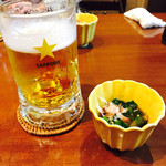 炭火やきとり   富吉 - 中生550円とお通し350円（共に税抜）