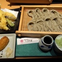 新潟名物 布のり蕎麦とおいしい酒菜 きなせや. 赤坂割烹店 - 