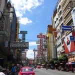 Tang Jai Yoo  - ヤワラート通りの賑わい。