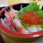 TENGU - 海鮮丼のアップ