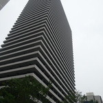 キャトルラパン - ANAクラウンプラザから新･新ダイビルを望む