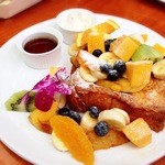 Queens Park Cheongdam - ミックスフルーツフレンチトースト