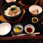 新日本料理 越後家 - 石焼鯛飯